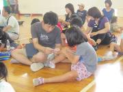 写真:紙ひこうき大会の様子