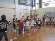 写真:紙ひこうき大会の様子