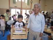 写真:親子でとんかちの様子